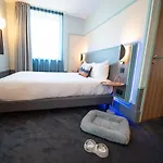 Aiden By Western & Hotel