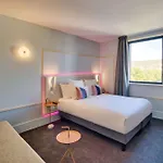 Aiden By Western & Clermont-Ferrand