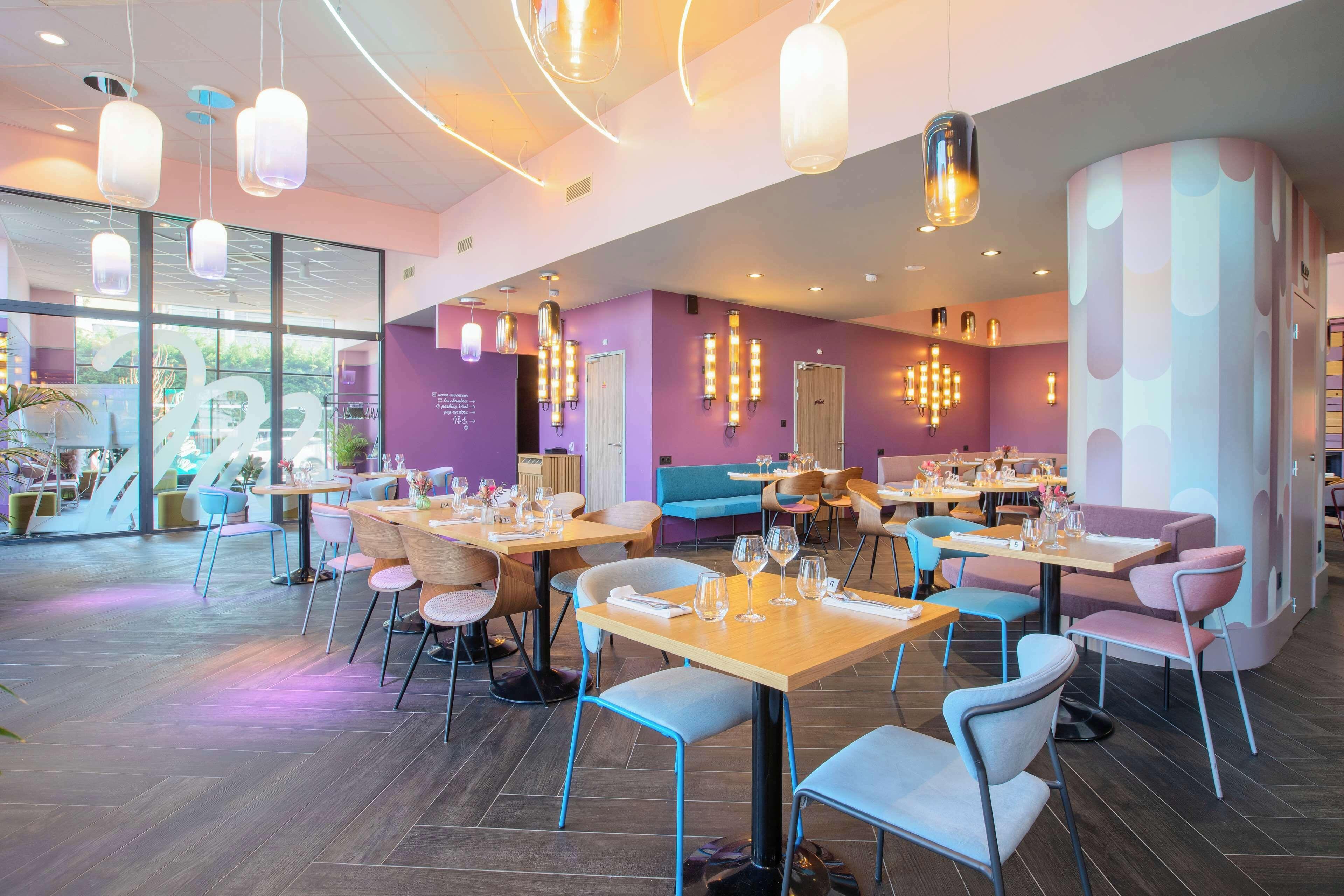 Aiden By Western & Hotel 4*